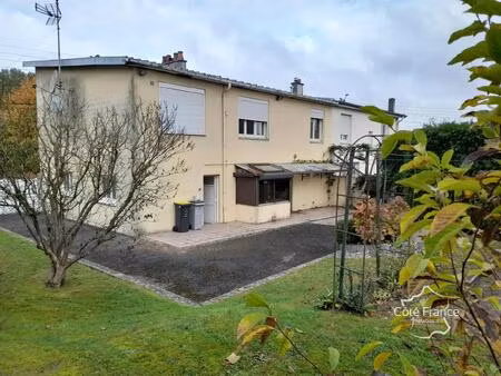 maison idéalement située  beaux volumes