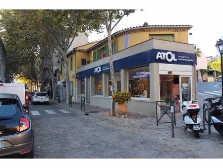 murs commerciaux centre ville du lavandou