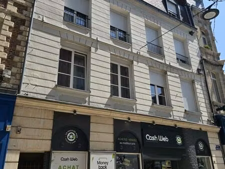 location commerce 3 pièces 67 m² à arras (62000)