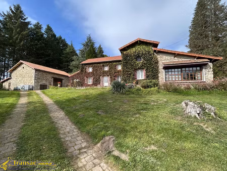 propriété 6 pièces 180m2 avec dépendances et terrain