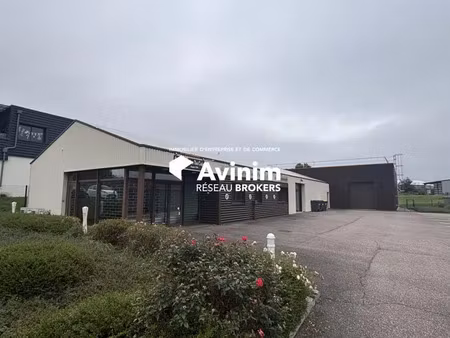 local commercial 615 m² rioz