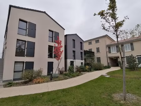 location appartement 4 pièces 85 m² à jonage (69330)