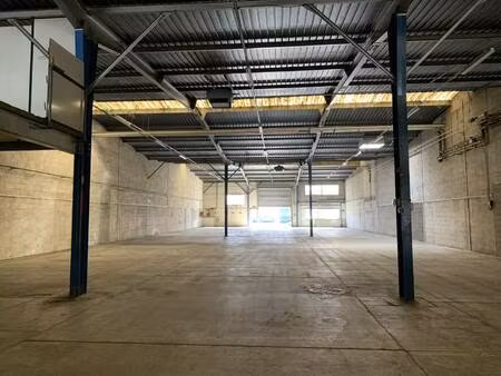 local d'activités à louer