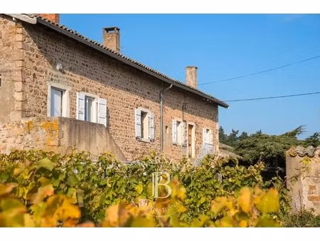 villié-morgon - maison à rénover d'environ 127 m² - terrain d'environ 3 000 m² - dépendanc