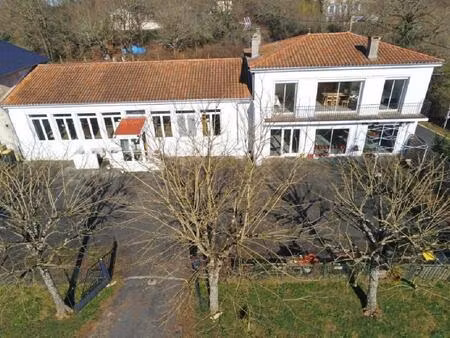 vente maison 6 pièces 205 m² charroux (86250)