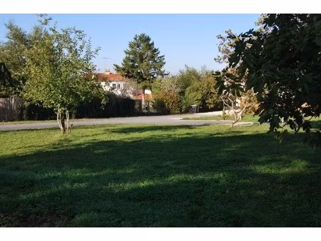 terrain 432m² à vendre du coté de la mairie de soyaux