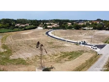 terrain 700 m² villesequelande