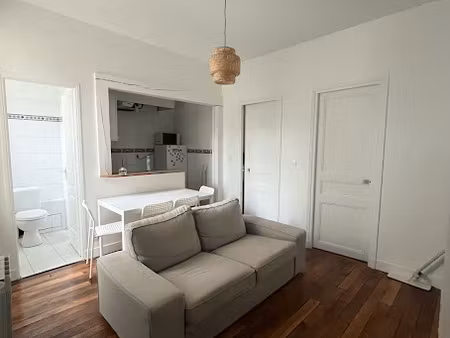 location meublée appartement 3 pièces 45.42 m² à vincennes (94300)  1 806 €