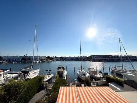 studio cabine avec parking privée et appontement