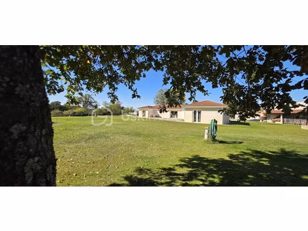 vente maison 5 pièces 247 m² à donnezac (33860)  476 000 €