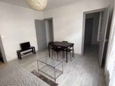 t2 meublé 38 m² – 1 chambre séparée - etudiant ou logement professionnel