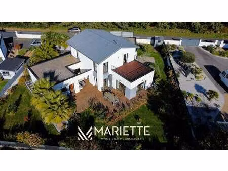 maison de luxe à vendre à gouesnach : 736 980 €