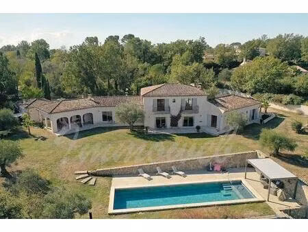 vue sur les villages belle villa de 325 m² avec appartement