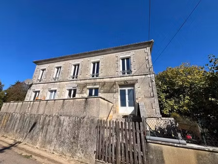 vente maison 5 pièces 129 m² à javerlhac-et-la-chapelle-saint-robert (24300)  128 000 €