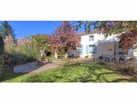 maison charentaise de 220 m² renovee