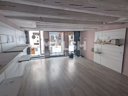 location local commercial 62m²