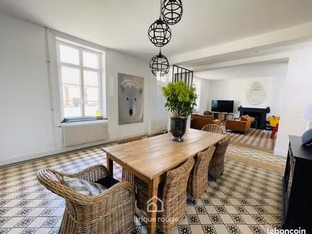 propriété 6 pièces 230 m²