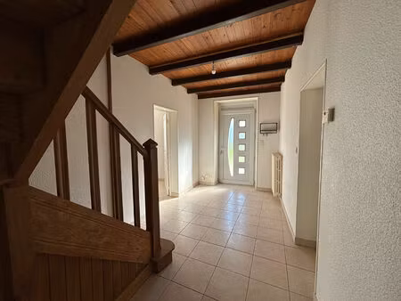 location maison 5 pièces 127 m² à brie-sous-archiac (17520)