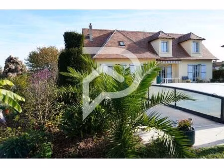 maison périgourdine  4 chambres  7 pièces dans bergerac avec dépendance.