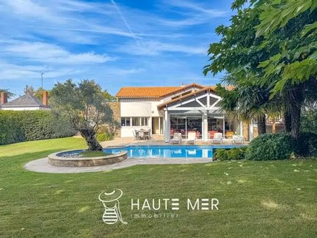 maison de luxe de 5 chambres en vente à mouilleron-le-captif  france