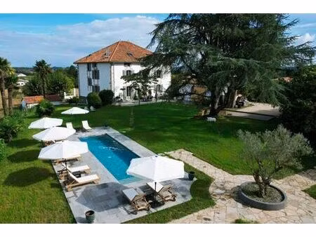 maison de prestige en vente guiche  nouvelle-aquitaine