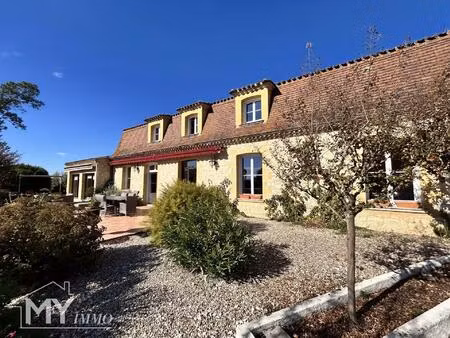 maison de caractère 370 m² avec piscine et dépendances sur près de 6000 m² de terrain
