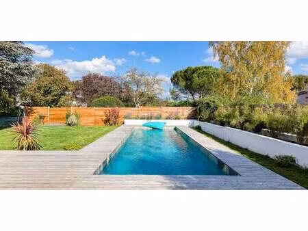 maison avec piscine et terrasse brax (31)