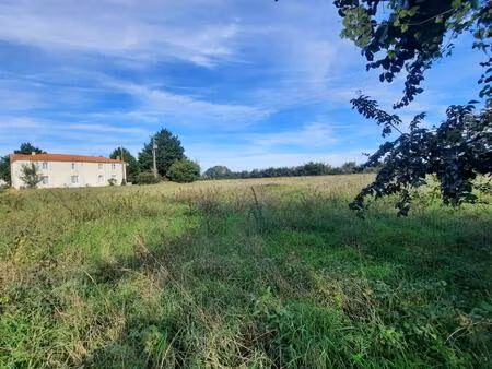 propriété à vocation équestre sur 1 9 ha aux portes de la rochelle