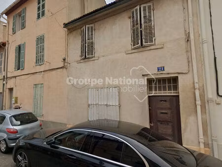maison de ville r+1 composée de 2 appartements loués à marseille 13016