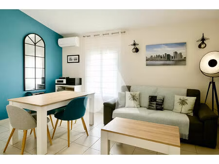 venelles  t2 en duplex au coeur du village.