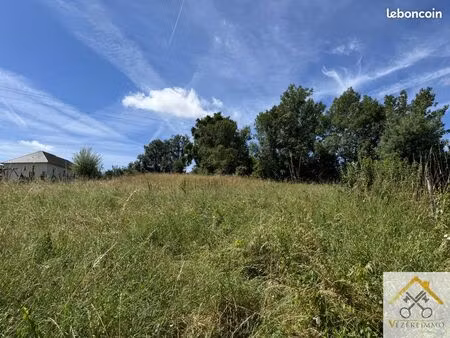 terrain 2212 m² varetz