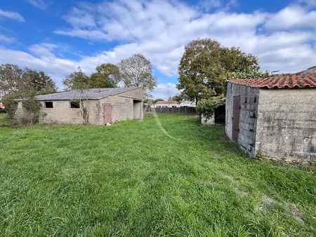 vente maison 4 pièces 107 m² à commequiers (85220)  105 000 €