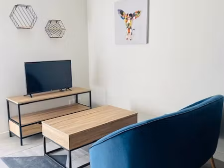 location meublée appartement 2 pièces 27 m² à saint-yrieix-sur-charente (16710)  650 €