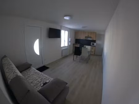 location meublée appartement 3 pièces 40 m² à rochefort (17300)  750 €