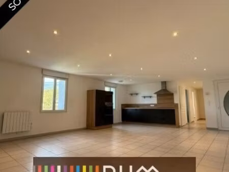 exclusivité - t4 rénové de 106 m² - 1 box