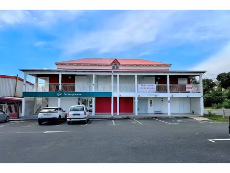 location locaux professionnels 96 m² à saint-françois (97118)  922 €