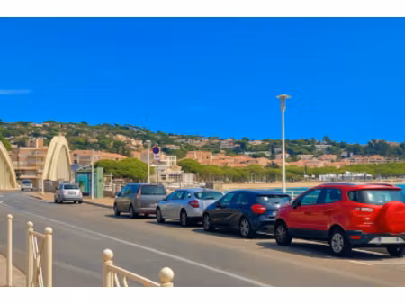 location locaux professionnels 3 pièces 50 m² à sainte-maxime (83120)  1 190 €