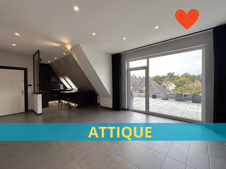 attique d'exception avec terrasse de 60 m² et prestations haut de gamme