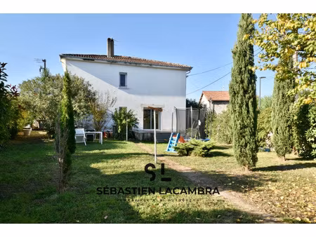 maison familiale t6 – 5 chambres – jardin clôturé et deux terrasses – saint-juéry – aucun 