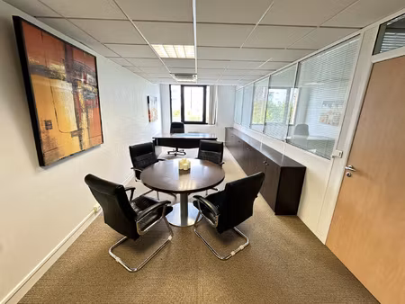 bureau en centre ville meublé et équipé