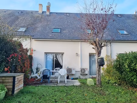 véretz. maison proche toutes commodités à pied offrant 3 chambres et un garage. fonctionne