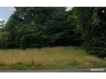 terrain 1412 m² coetlogon