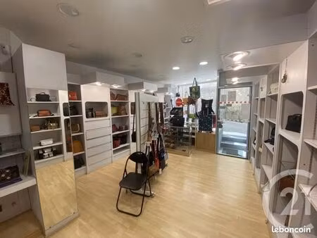 commerce maroquinerie 42 m²