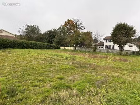 terrain 1 087 m² montmerle sur saone