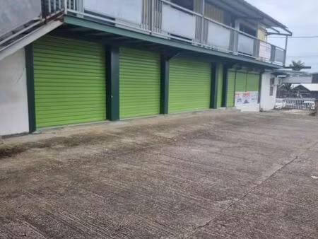 local commercial 80 m²