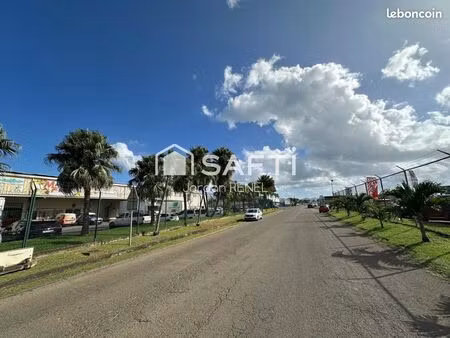 local 550 m² le lamentin
