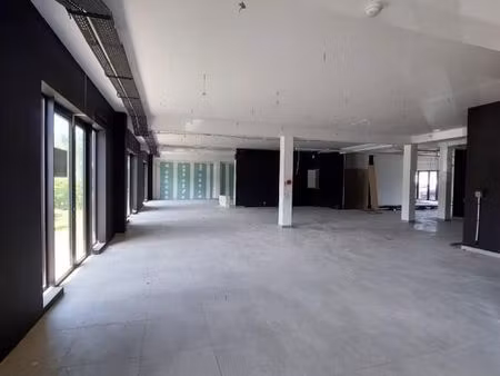 local commercial 468 m²