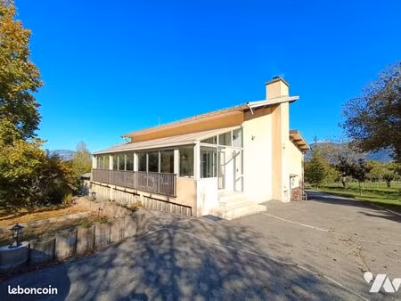 pavillon 5 pièces 146 m²