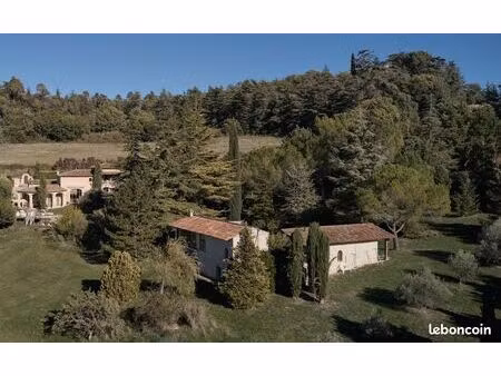 maison 6 pièces 230 m²