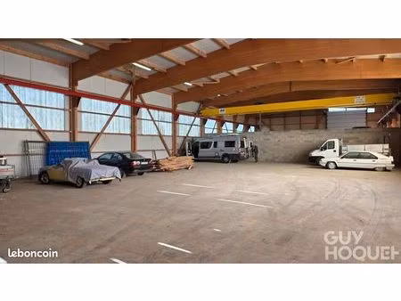 entrepôt 600 m² vuillecin